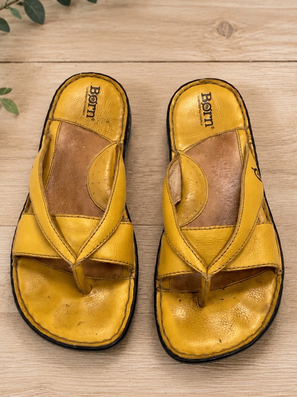 Born Yellow Leather Thong Slide Sandals Size 8